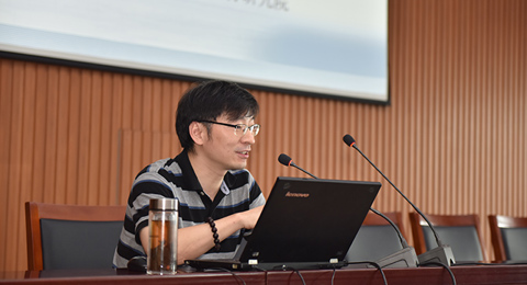 高校专家来讲座,校本培训掀高潮